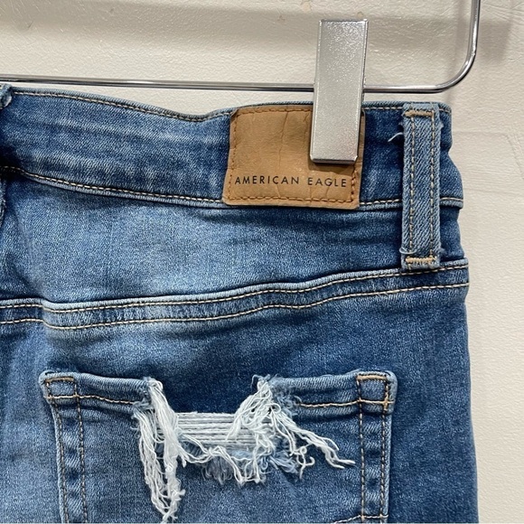 American Eagle Midi Jean Shorts Cutoff Denim Raw Hem Distressed Size 2 - Picture 5 of 9